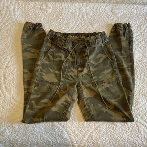 American Eagle Outfitters Jogger Jeans Womens 2 Green Brown Camo